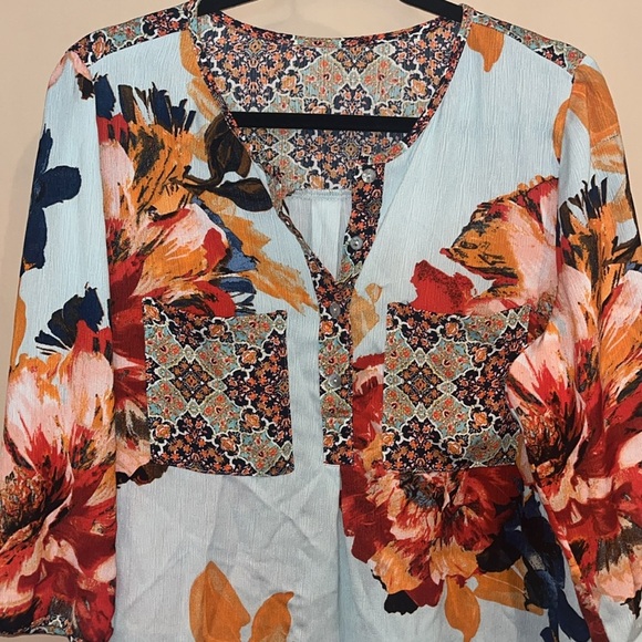Fig & Flower boho styled floral women’s top / tunic size large - Picture 2 of 7